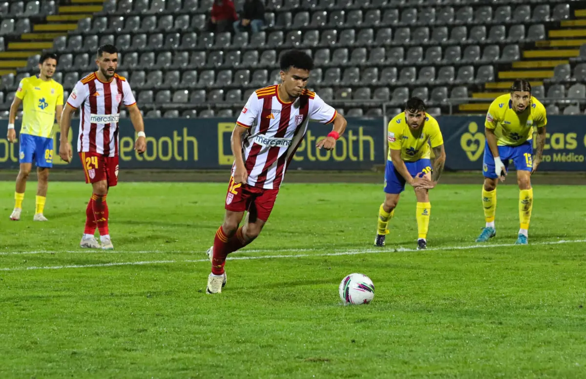 Imagem de contexto do artigo Gustavo Assunção em dúvida para a receção ao Famalicão