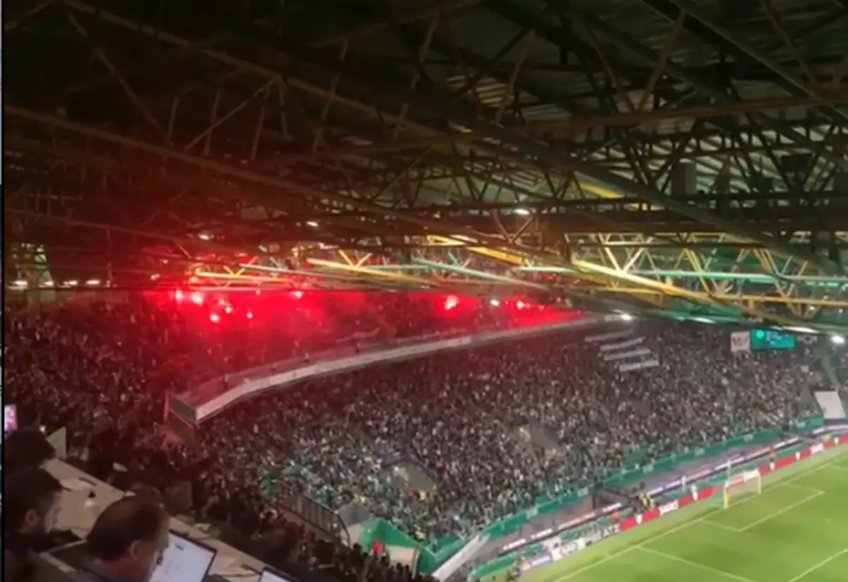 Imagem de contexto do artigo Adeptos do Benfica deflagram tochas no dérbi com o Sporting