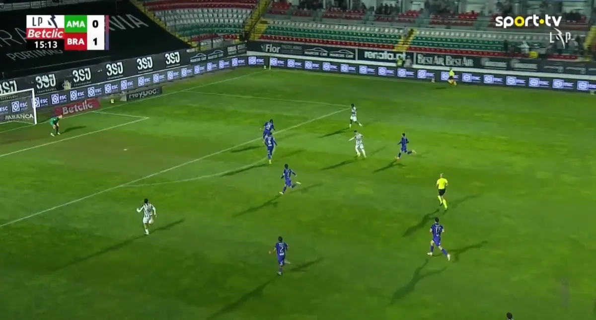 Imagem de contexto do artigo Estrela da Amadora-Braga: o golo de penálti de Moutinho e a resposta de Kikas