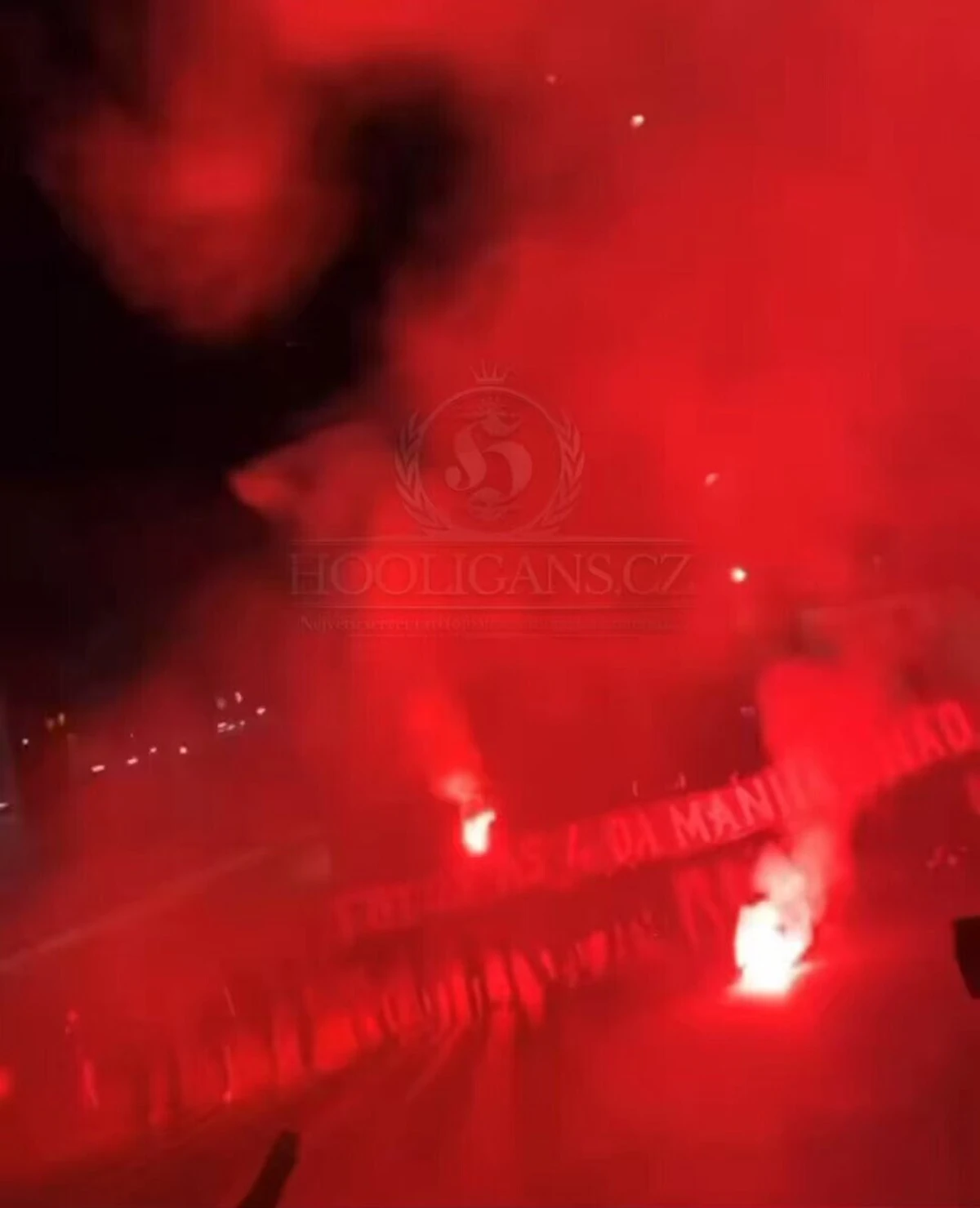 Imagem de contexto do artigo Super Dragões respondem aos No Name Boys: "Fotos às 4h da manhã?"