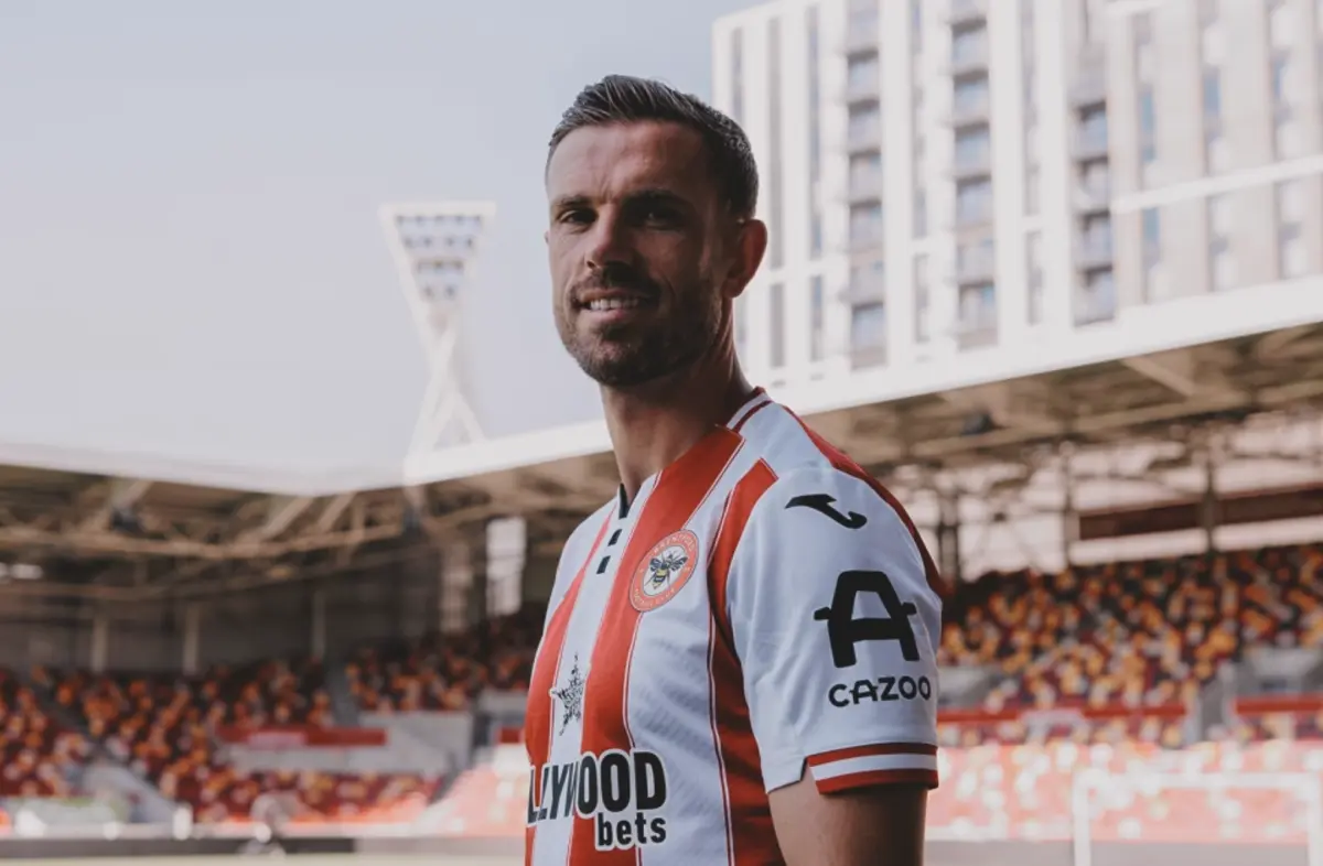 Imagem de contexto do artigo Oficial: Jordan Henderson regressa à Premier League pela porta do Brentford
