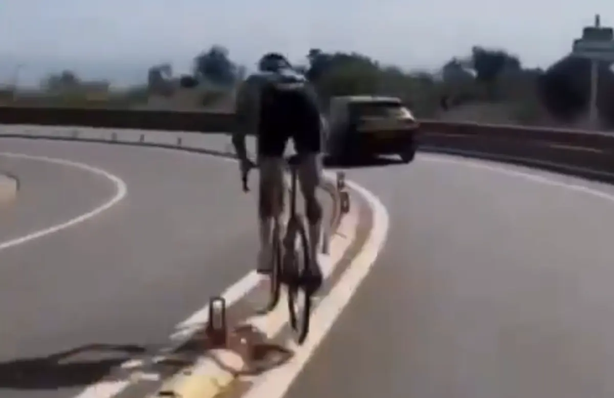 Imagem de contexto do artigo Ciclista fez manobras perigosas durante treino e foi despedido: "Tenho vergonha de ter falhado"