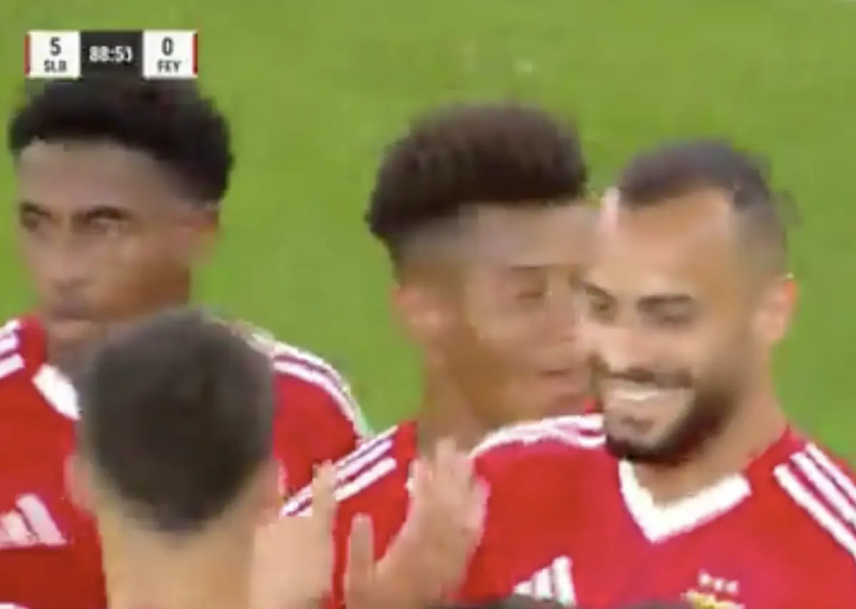 Imagem de contexto do artigo Arthur Cabral fechou de cabeça as contas do Benfica-Feyenoord. Ora veja