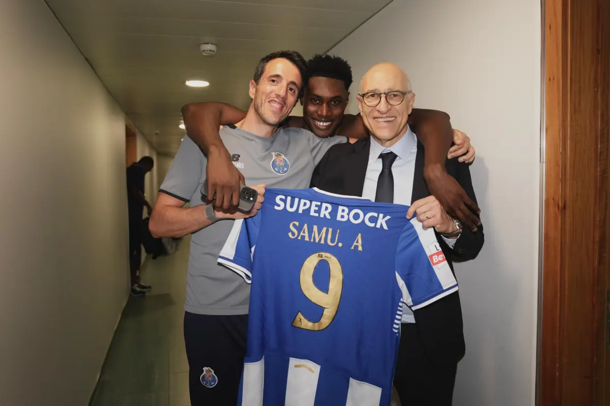 Imagem de contexto do artigo Camisola de Samu foi prenda para o departamento médico do FC Porto