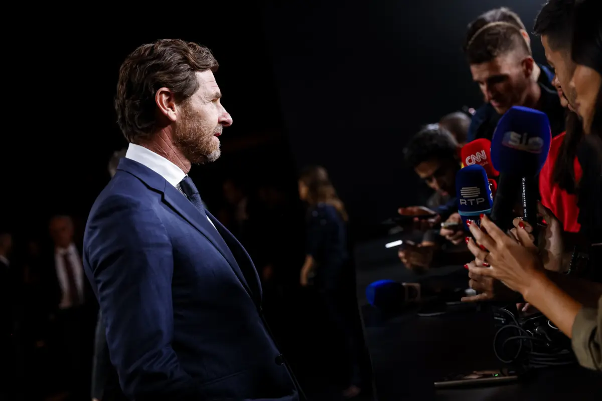 Imagem de contexto do artigo Villas-Boas: "Os três presidentes não se podem ver, mas temos um caminho a percorrer"