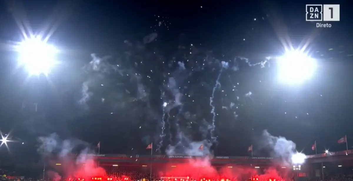 Imagem de contexto do artigo Fogo de artifício atrasou segunda parte do Go Ahead Eagles-Braga. Veja