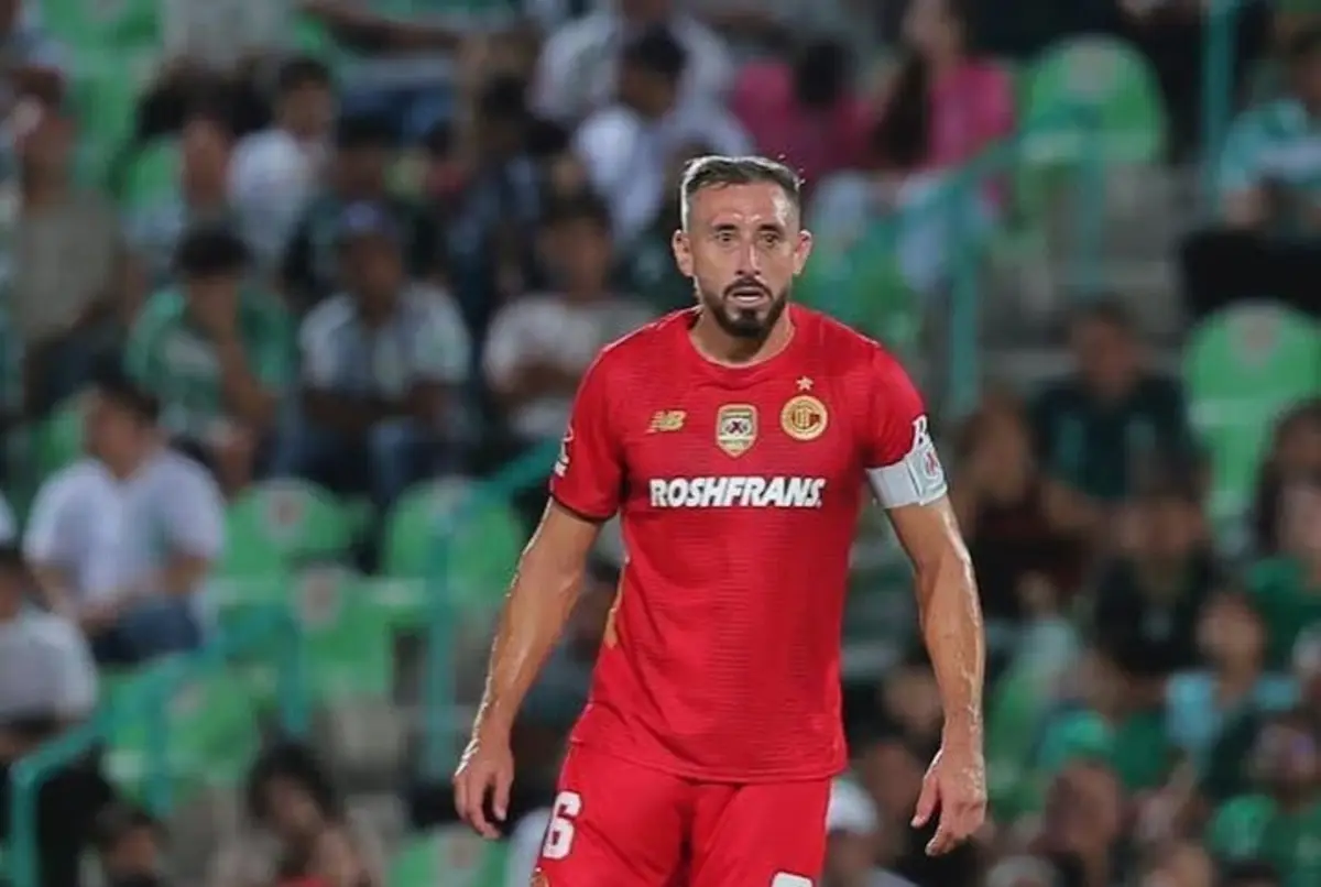 Héctor Herrera pelo Toluca