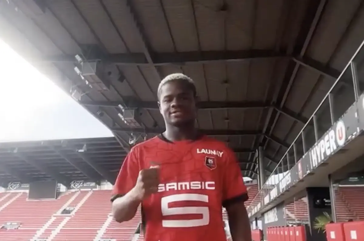 Imagem de contexto do artigo Chegou a ser associado ao FC Porto e agora é oficializado no Rennes