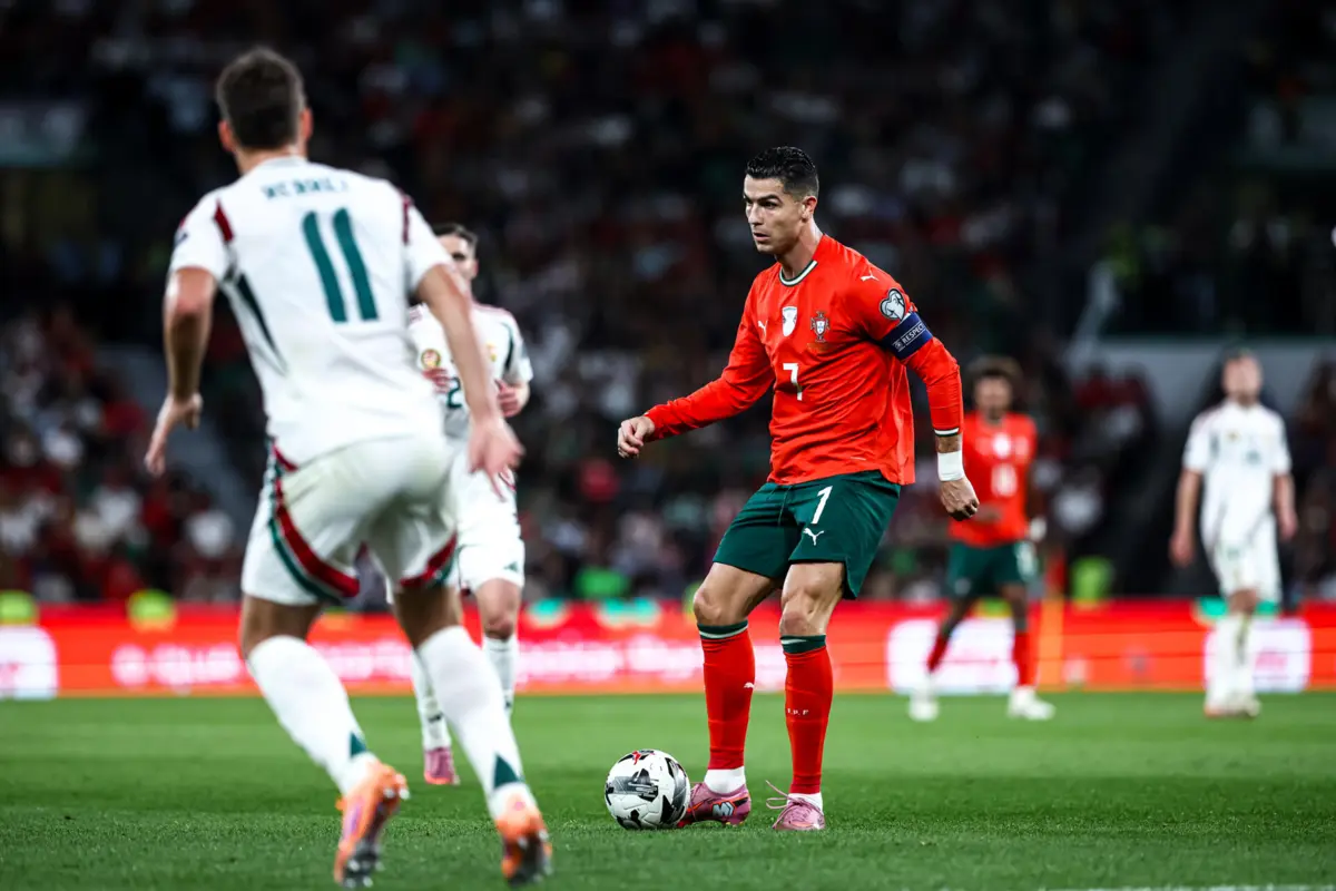 Fredy Montero alerta para a magia dos jogadores lusos