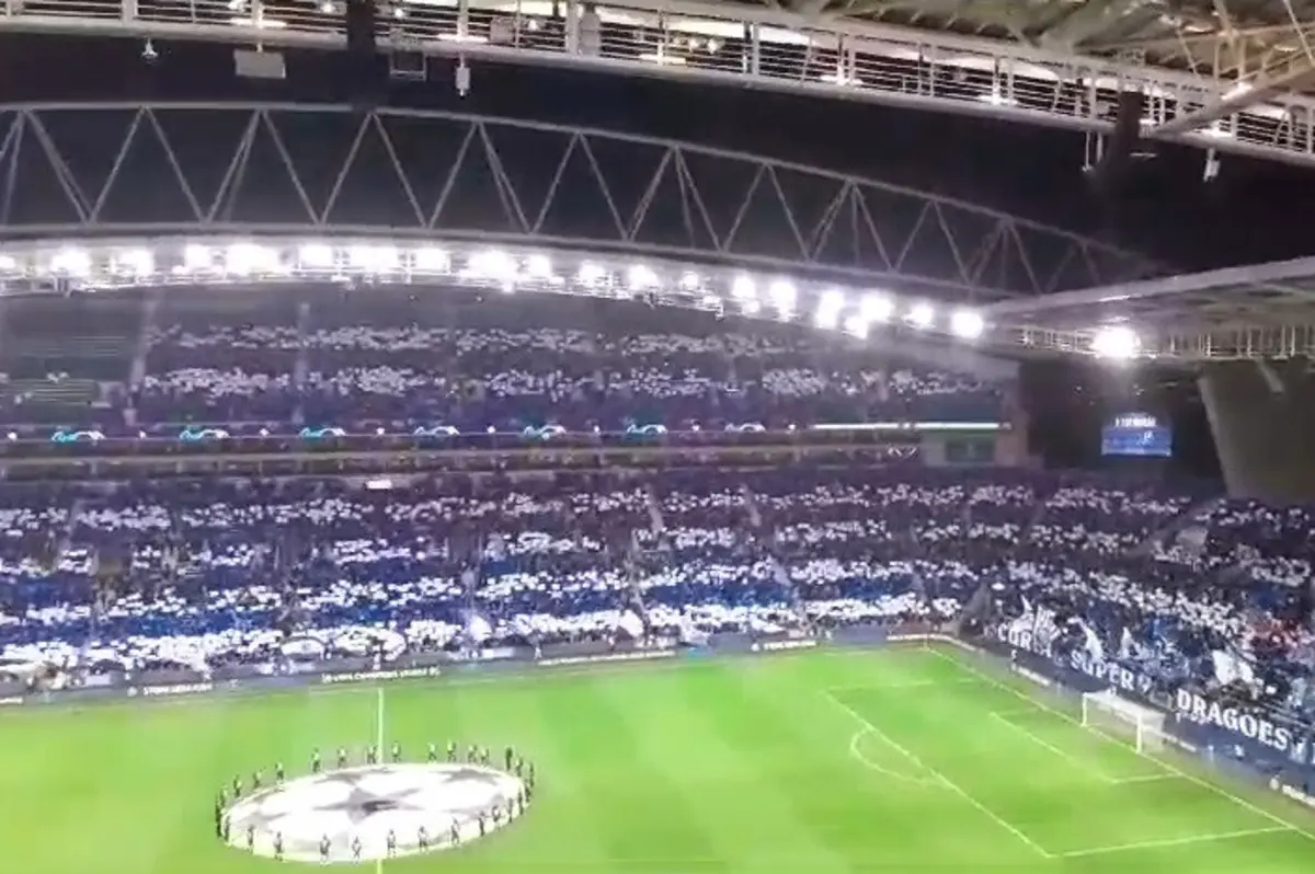 Imagem de contexto do artigo A coreografia dos adeptos do FC Porto antes do jogo com o Shakhtar