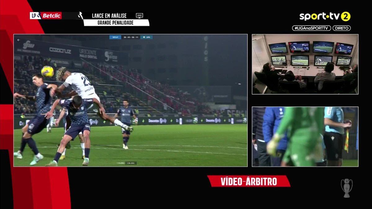 Imagem de contexto do artigo Famalicão-Braga: VAR chama Manuel Oliveira, árbitro assinala penálti e Cádiz marca