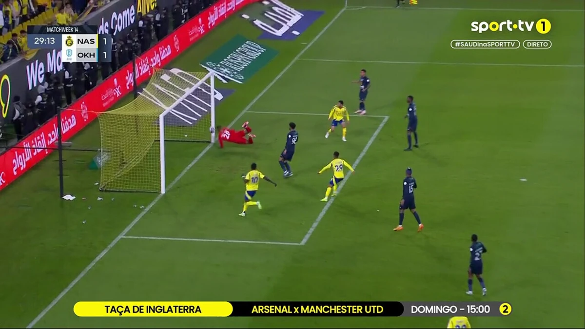 Imagem de contexto do artigo Otávio na jogada do empate do Al Nassr contra o Al Okhdood. Ora veja