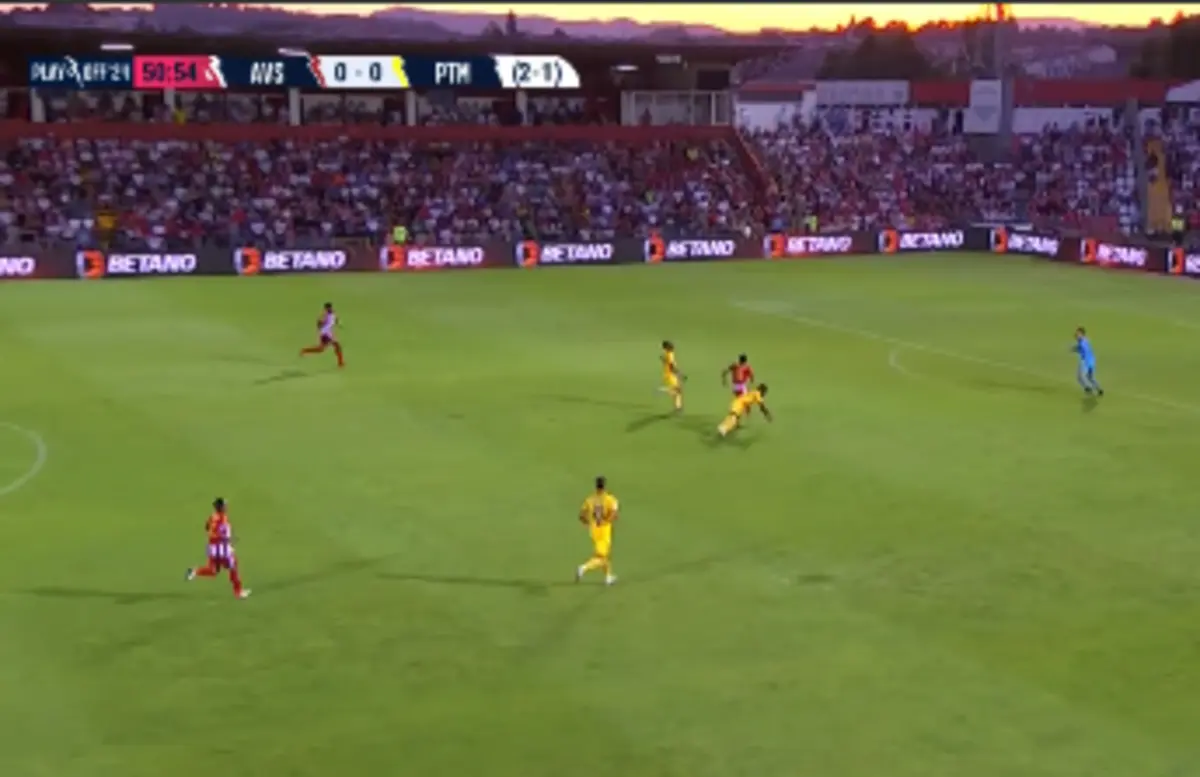 Imagem de contexto do artigo Vídeo: erro defensivo do Portimonense ajuda Mercado a adiantar o Aves SAD
