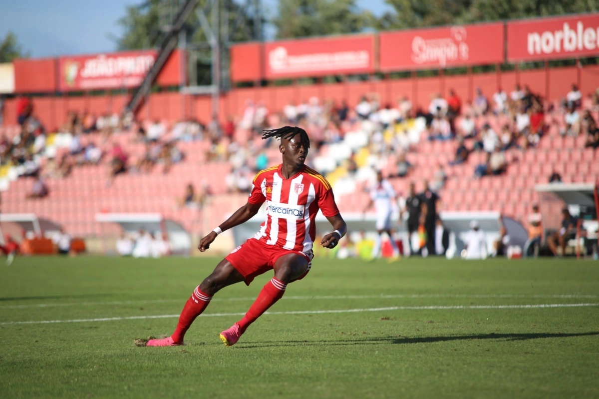 Sangaré (Créditos: Aves SAD)