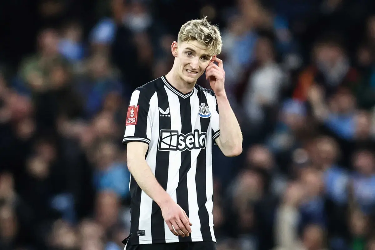 Anthony Gordon (créditos: AFP)