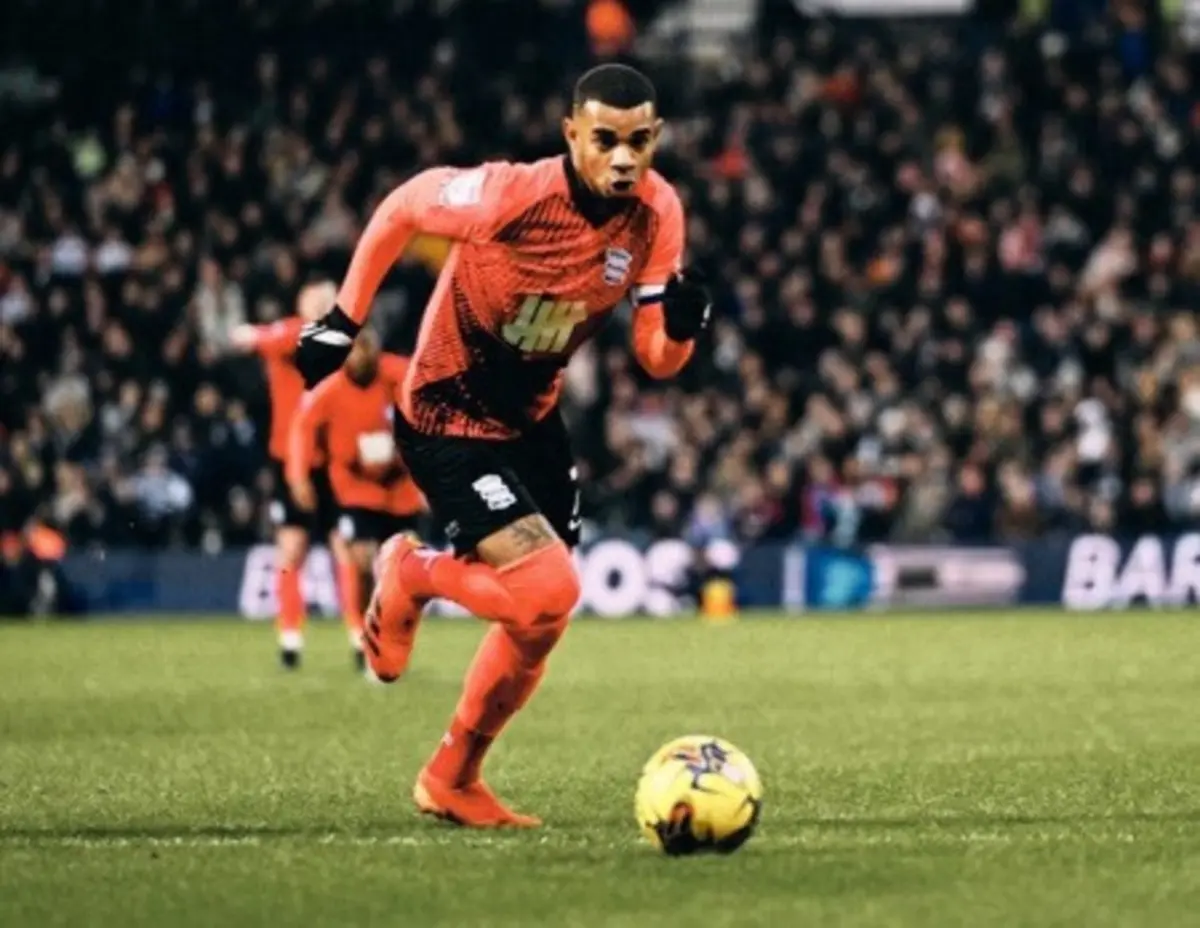 Juninho Bacuna (créditos: Birmingham)