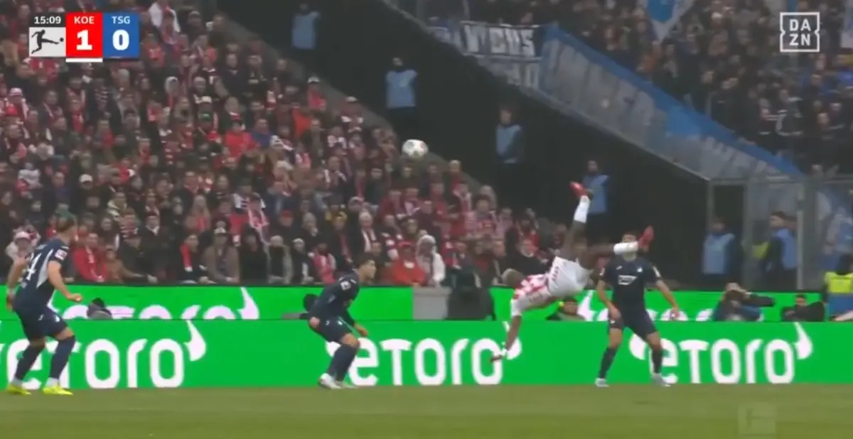 Imagem de contexto do artigo De fazer cair o queixo: veja este golaço de bicicleta na Bundesliga