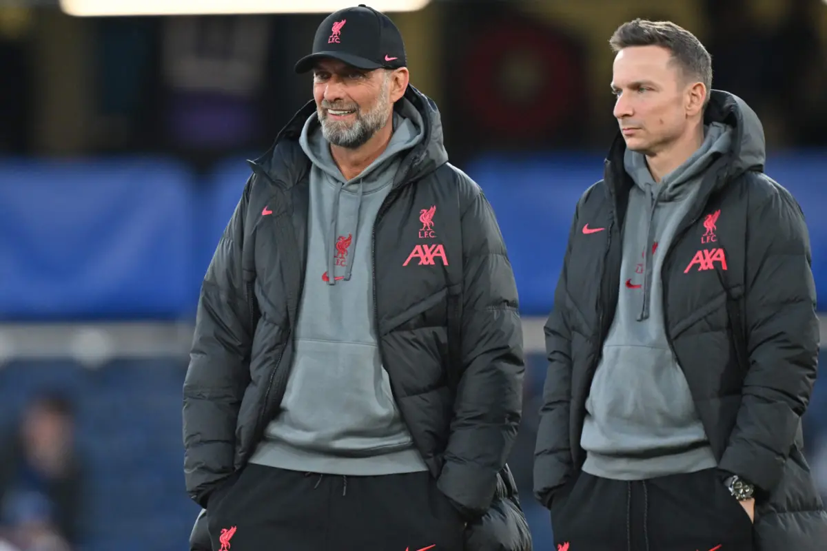 Jurgen Klopp e Pep Lijnders (Créditos: AFP)