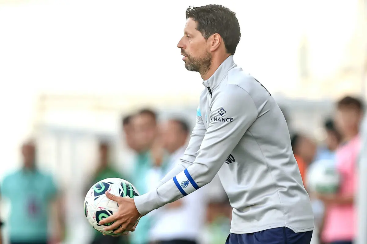 Imagem de contexto do artigo "Vítor Bruno? O terreno está todo minado. Se fosse eu, não aceitava ser treinador do FC Porto"