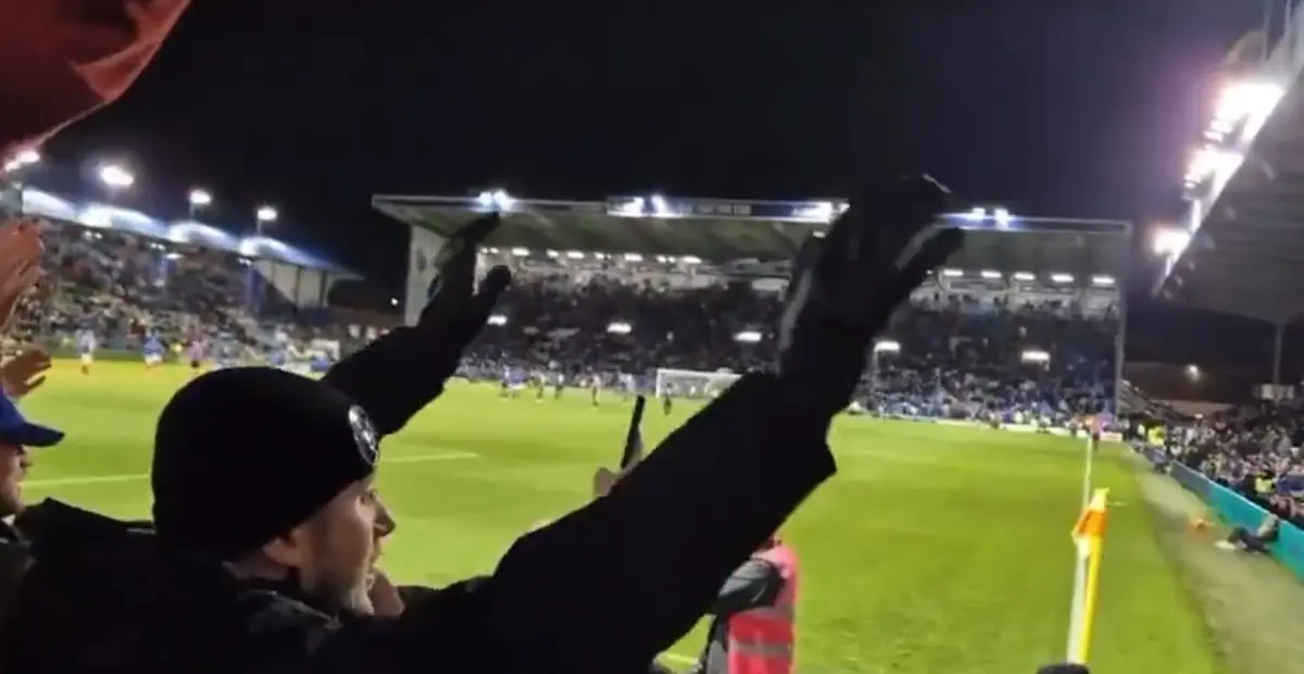 Imagem de contexto do artigo Digno de cinema: Charlton marca aos 90'+6', adeptos vangloriam-se e... perdem logo a seguir