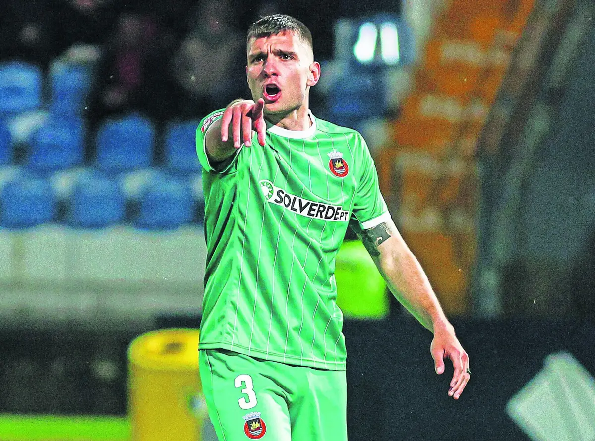 Andreas Ntoi chegou no mercado de inverno e impôs-se rapidamente no onze do Rio Ave (créditos: Rio Ave)