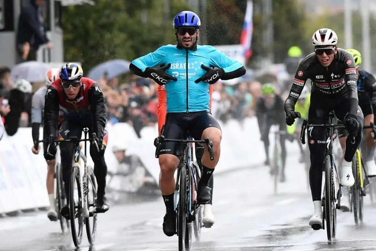 Imagem de contexto do artigo Israelita da Israel Premier Tech após vitória: "A todos os nossos críticos, esta é para vocês, de todo o meu coração"