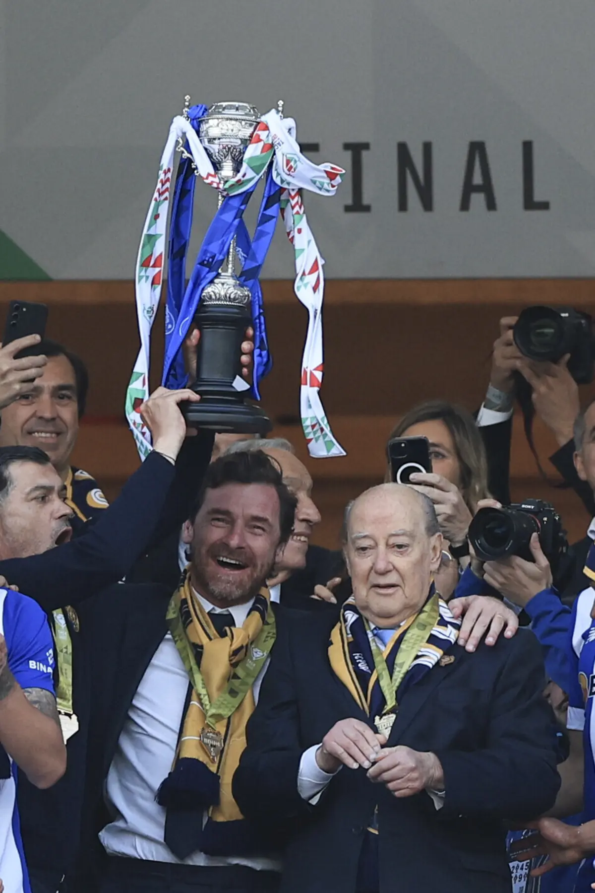 Sérgio Conceição, Villas-Boas e Pinto da Costa (Créditos: ANTONIO COTRIM/Lusa)