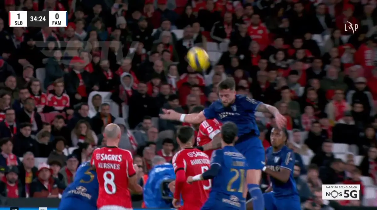 Imagem de contexto do artigo Tribunal O JOGO | Bem assinalado o penálti no lance entre De Haas e Otamendi?