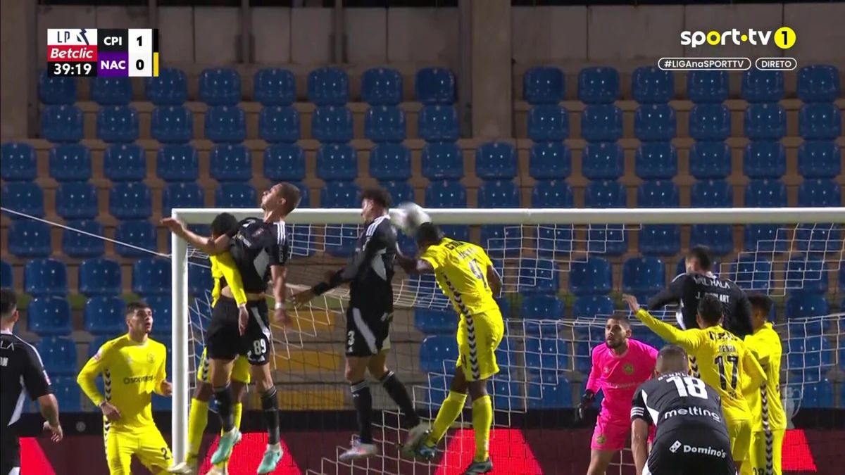 Imagem de contexto do artigo Ruben Kluivert estreou-se desta forma a marcar no futebol português