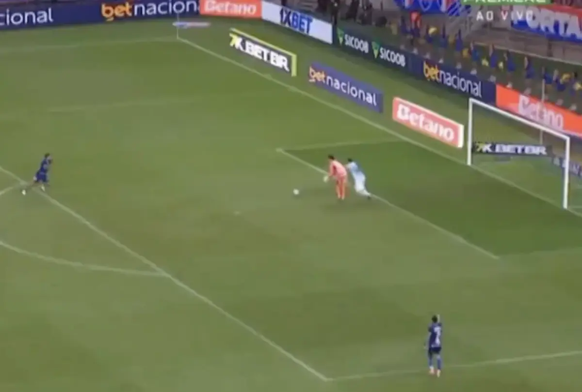 Imagem de contexto do artigo Guarda-redes do Fortaleza não viu que tinha um adversário atrás e sofreu golo. Ora veja