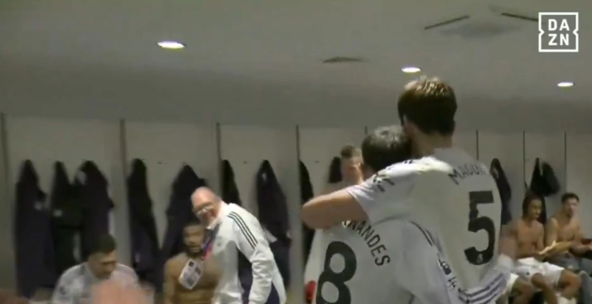 Imagem de contexto do artigo Vídeo: Maguire acarinhado no balneário do United em Anfield