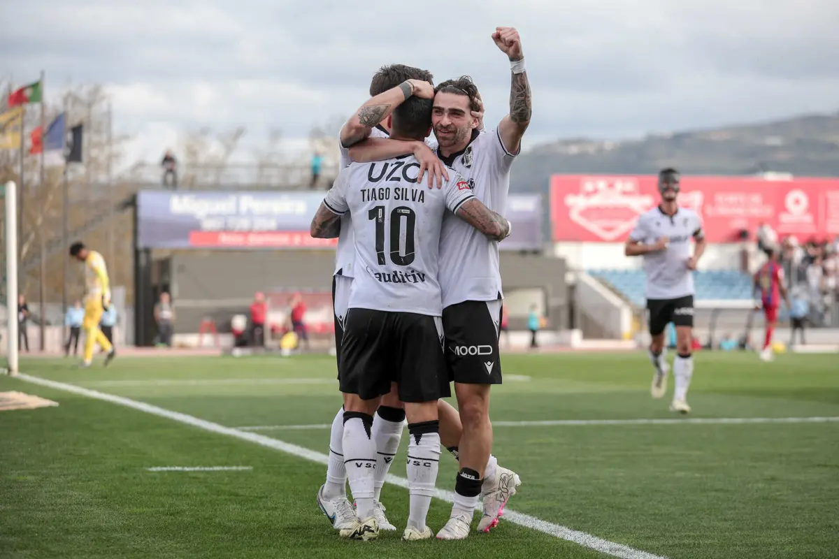 Tiago Silva e Jota Silva decidiram resultado do Chaves-Vitória (créditos: Miguel Pereira/Global Imagens)