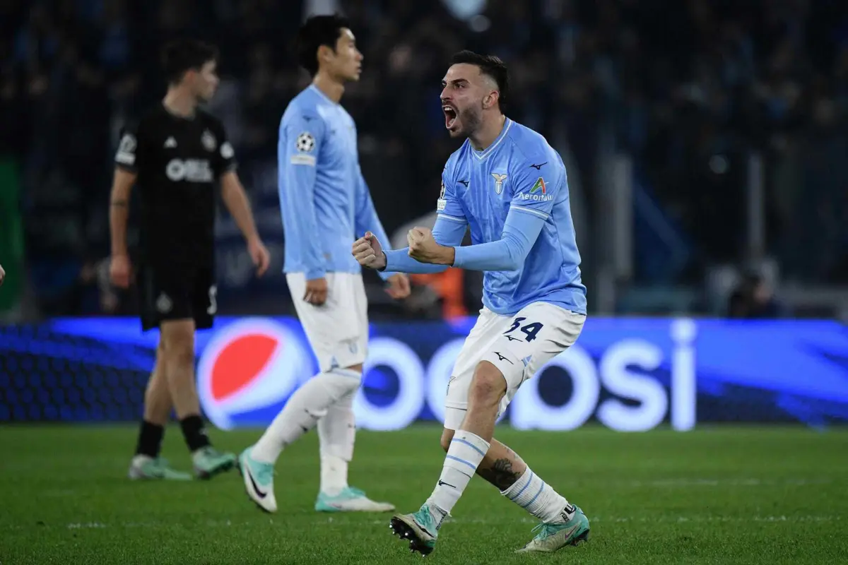 Lázio vence Génova e pode ser o adverário da Roma, de José Mourinho (créditos: Filippo MONTEFORTE / AFP)