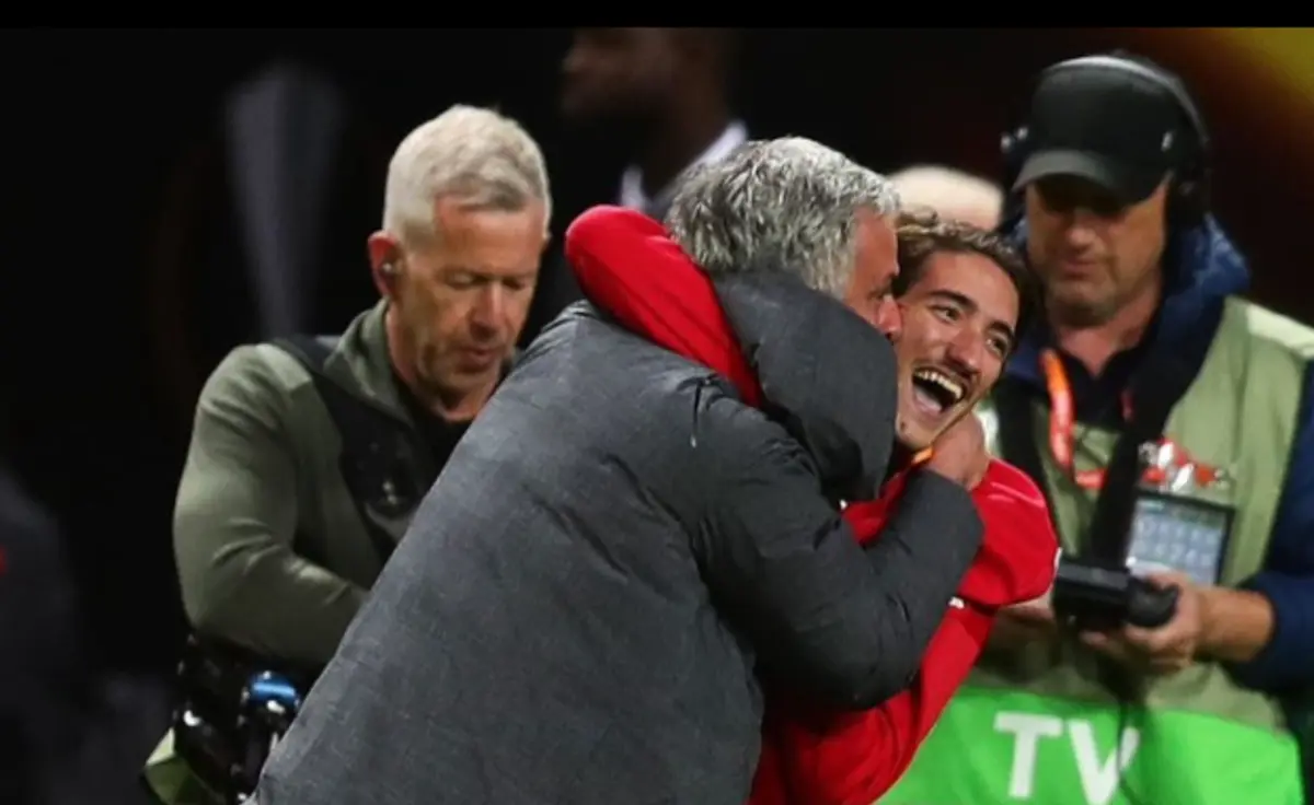 Imagem de contexto do artigo "Dia mágico": a mensagem especial de Mourinho nas redes sociais