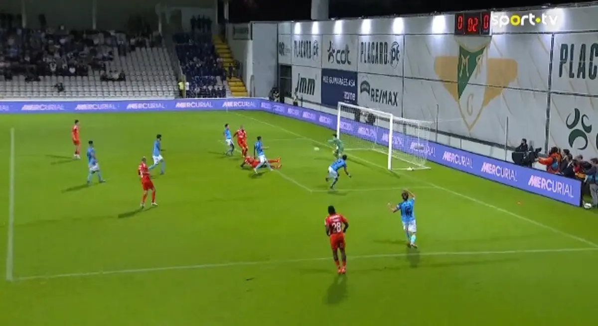 Imagem de contexto do artigo Beste estreia-se a marcar pelo Benfica contra o Pevidém. Veja o golo