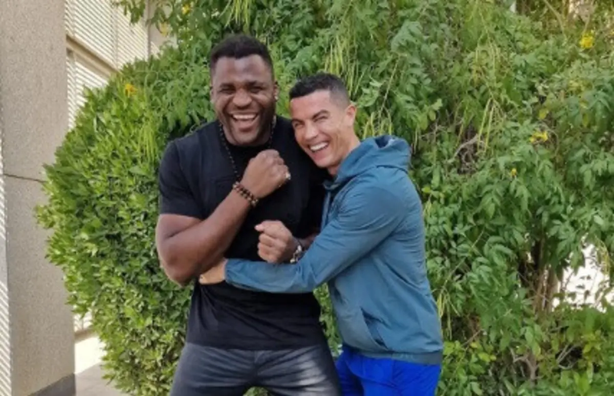 Francis Ngannou e Ronaldo