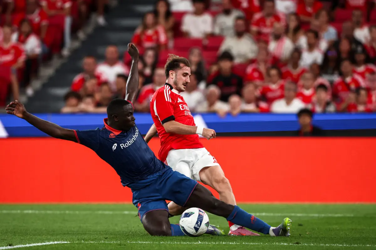 Imagem de contexto do artigo Mourinho: "Tenho de reconhecer que a situação de Akturkoglu não é cómoda"