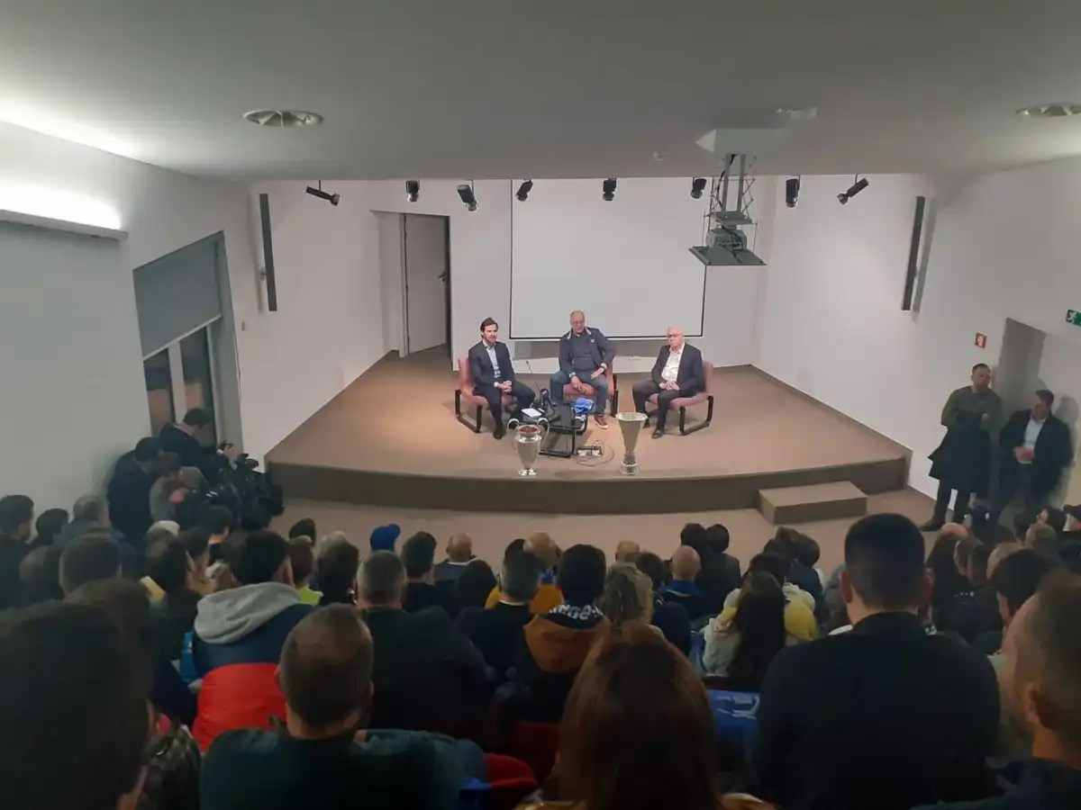 Imagem de contexto do artigo Villas-Boas: "FC Porto tem de estar perto da ECA, agora presidida pelo Benfica"