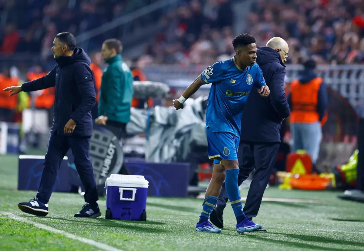 Wendell saiu lesionado em Antuérpia