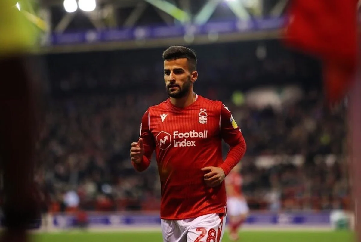 Tiago Silva com a camisola do Nottingham Forest