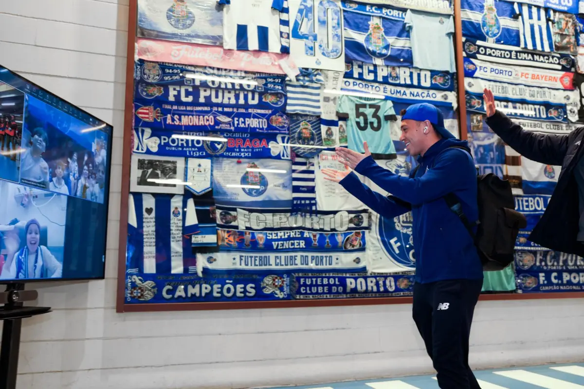 Imagem de contexto do artigo Crianças internadas no IPO interagiram com jogadores do FC Porto na chegada ao Dragão
