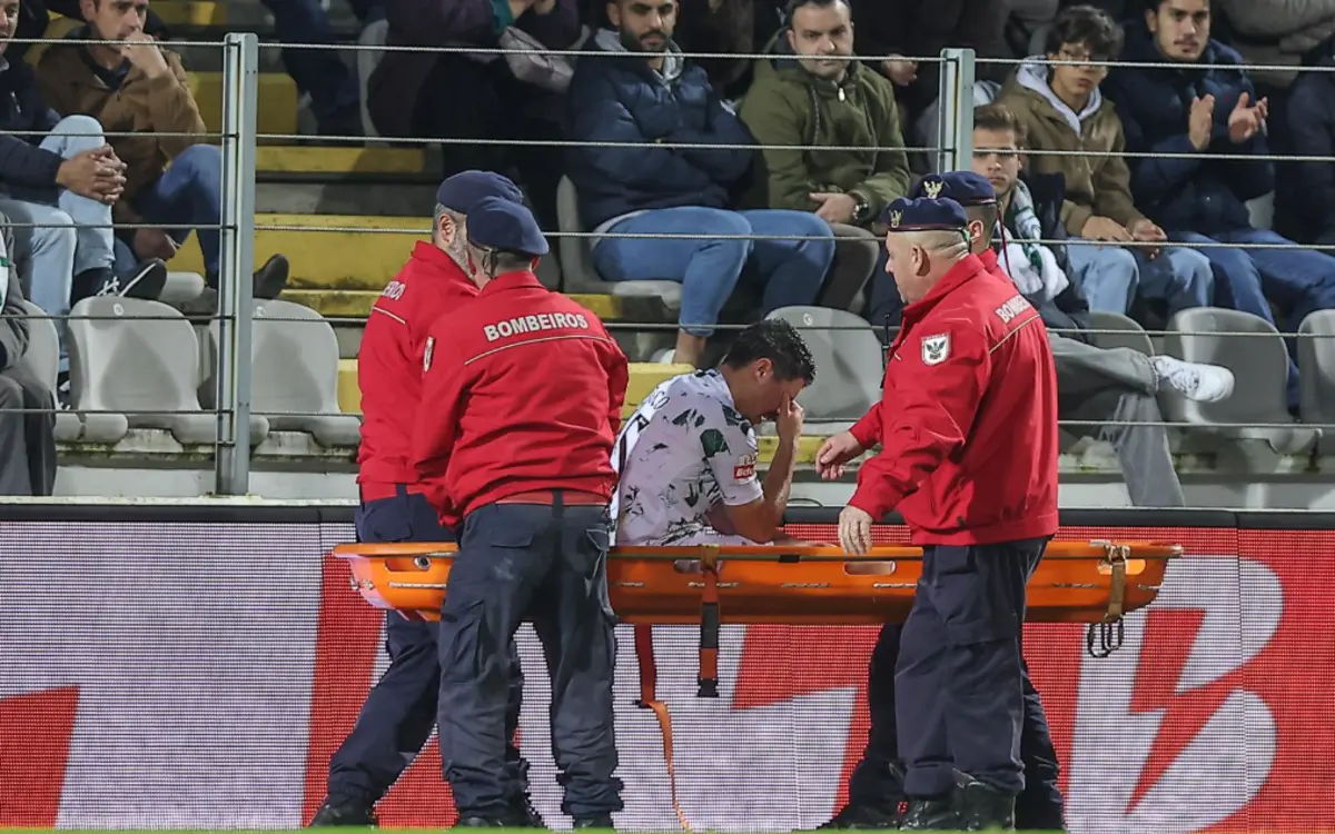 Vasco Sousa saiu em maca e desolado