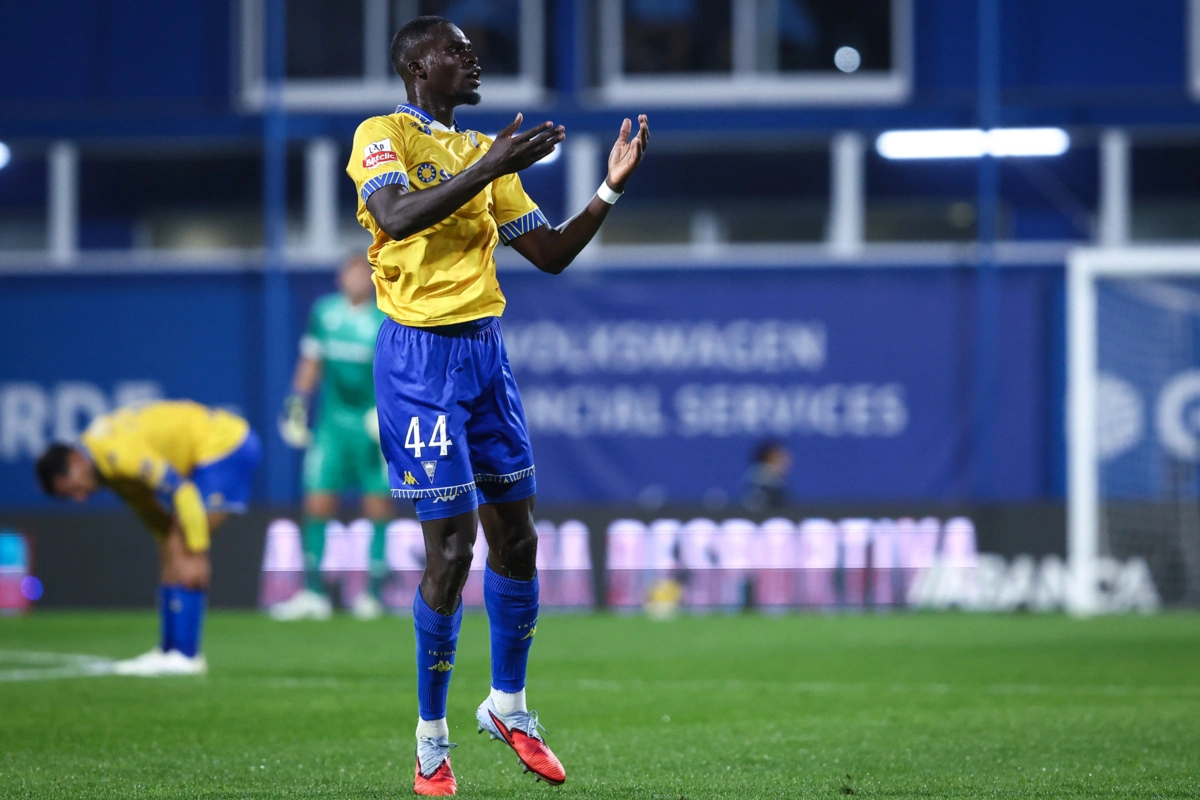 Kévin Boma, defesa do Estoril