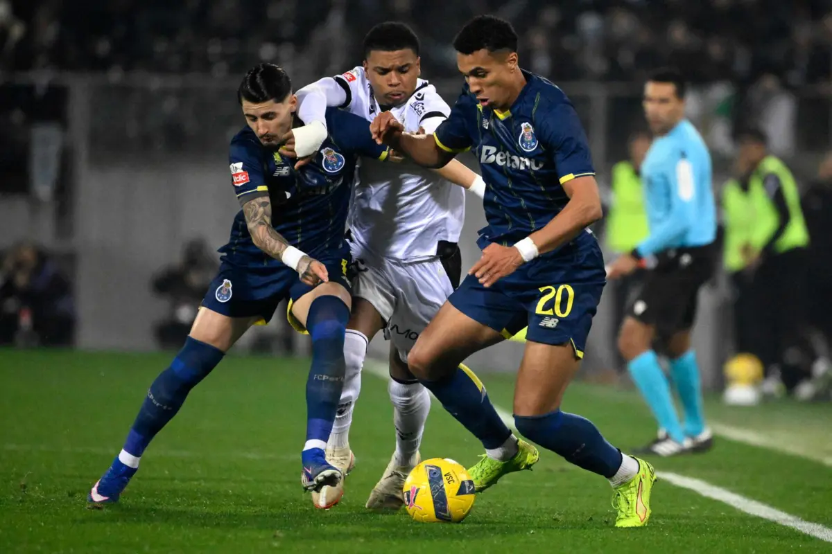 Borja Sainz, Noah Saviolo e Alberto Costa