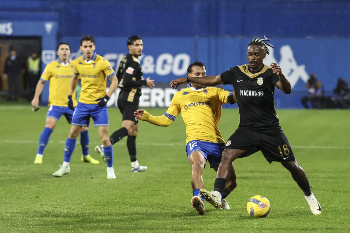 Lincoln e João Carvalho no Estoril-Alverca