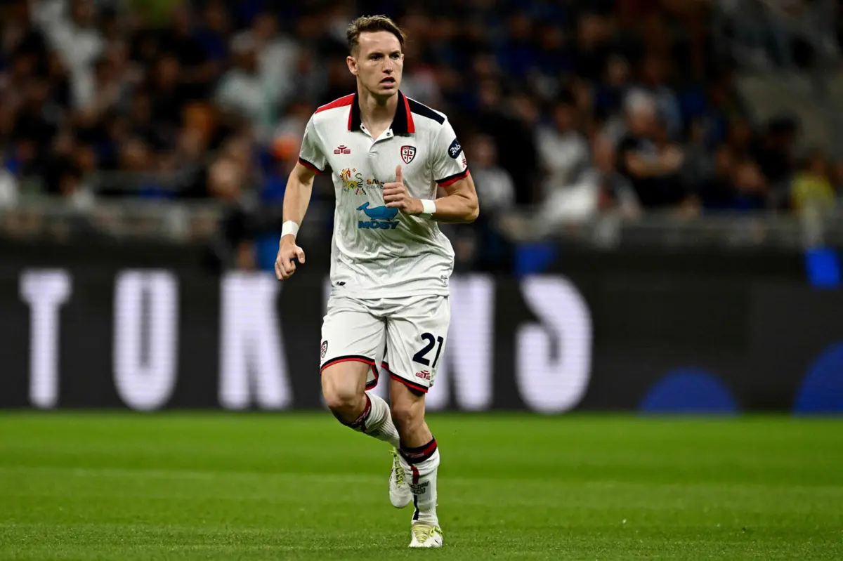 Imagem de contexto do artigo Primeiro internacional em atividade a assumir homossexualidade termina a carreira aos 29 anos