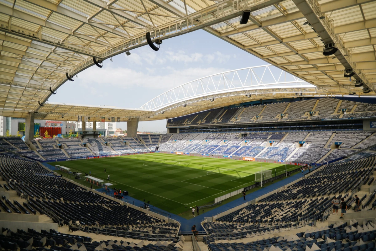 Imagem de contexto do artigo Nacional anuncia que pondera faltar ao jogo do Dragão contra o FC Porto