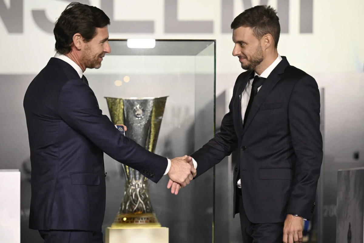 Imagem de contexto do artigo Villas-Boas explica Anselmi e não esquece Vítor Bruno: "Profissionalismo e dedicação ao FC Porto"