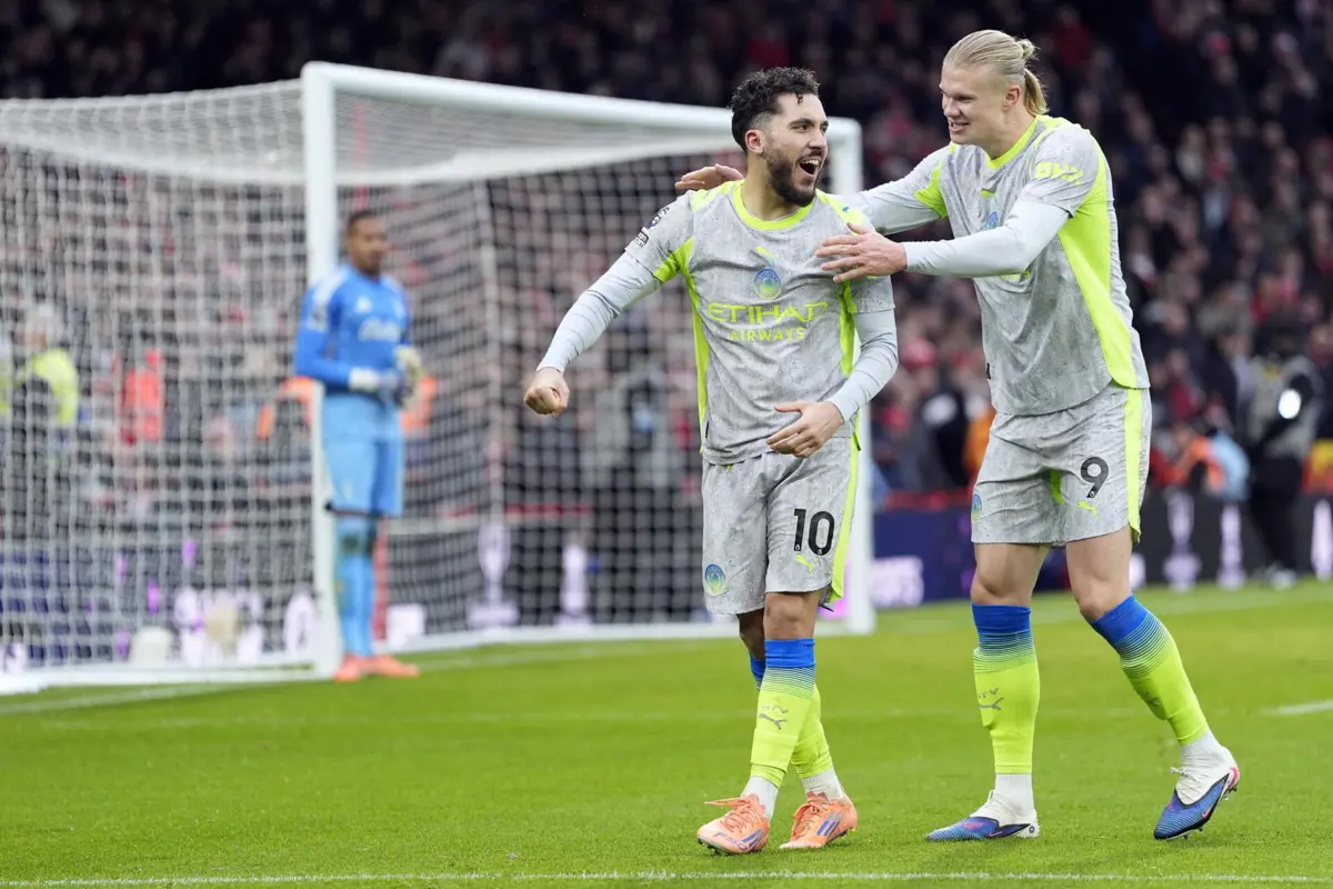 Cherki festeja com Haaland