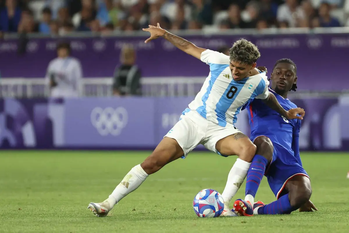 Cristian Medina com a camisola da Argentina
